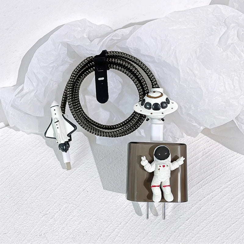 18/20W Charger 3D Astronaut Protector Cover Charging Cable Winder Spiral Case Protector Kit For Apple iPhone Charger Adapter